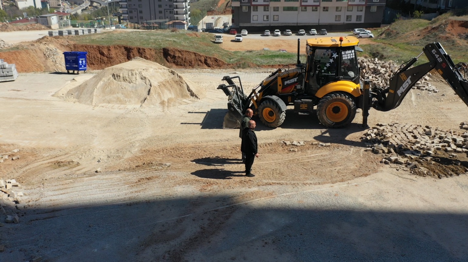 yol-yapim-calismalarimizi-araliksiz-surduruyoruz